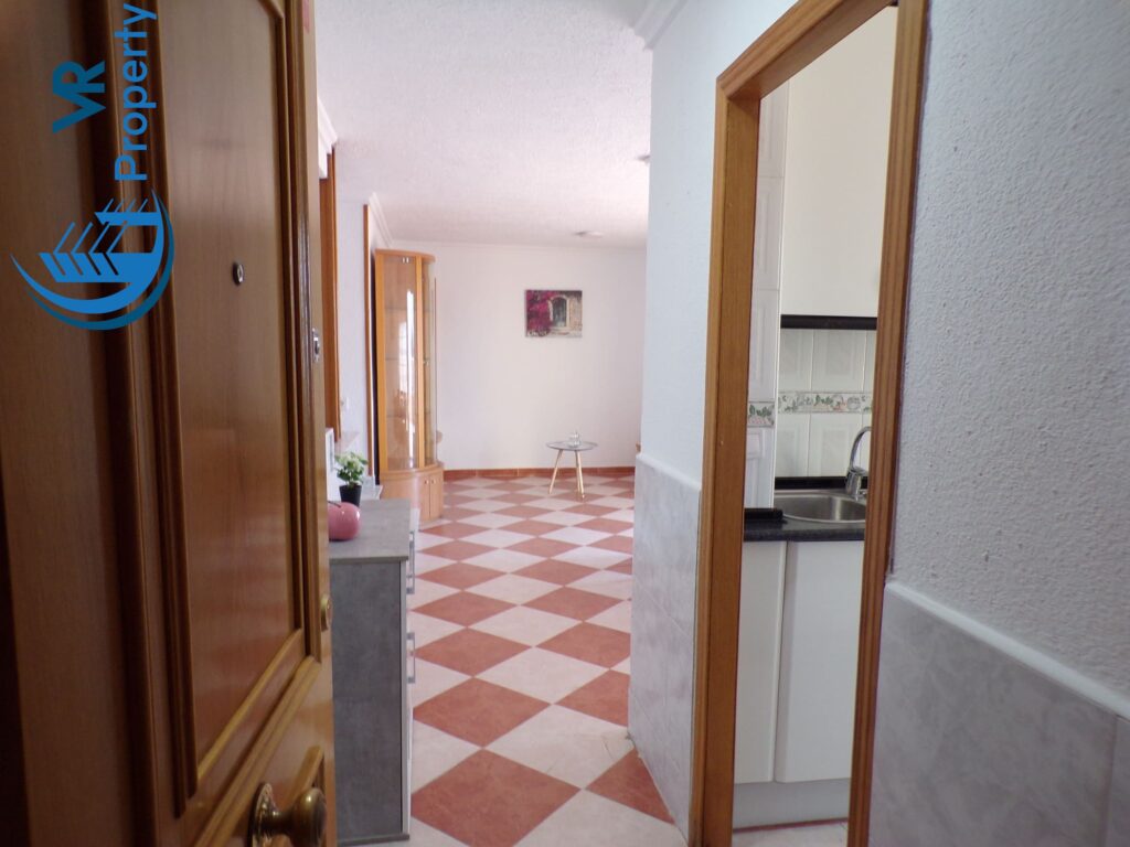 Central studio, ready to move in
